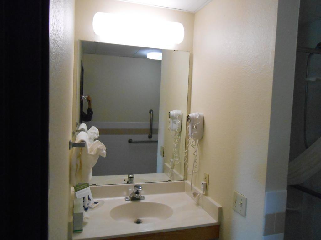 Americinn Lodge & Suites Of Oakdale/St. Paul Bilik gambar